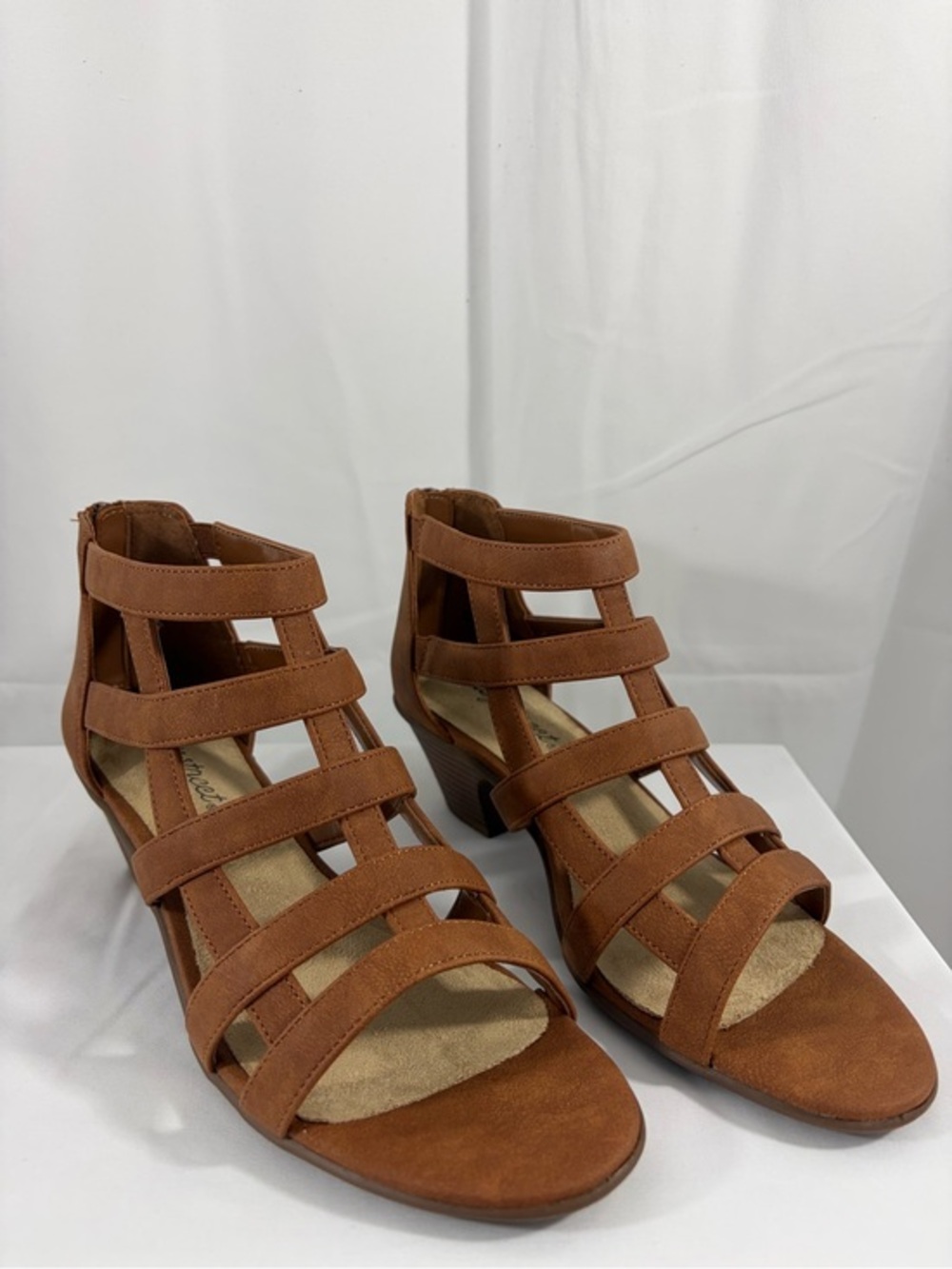 NWT easy street Women's Size 8 Brown Multi-Strap Sandals